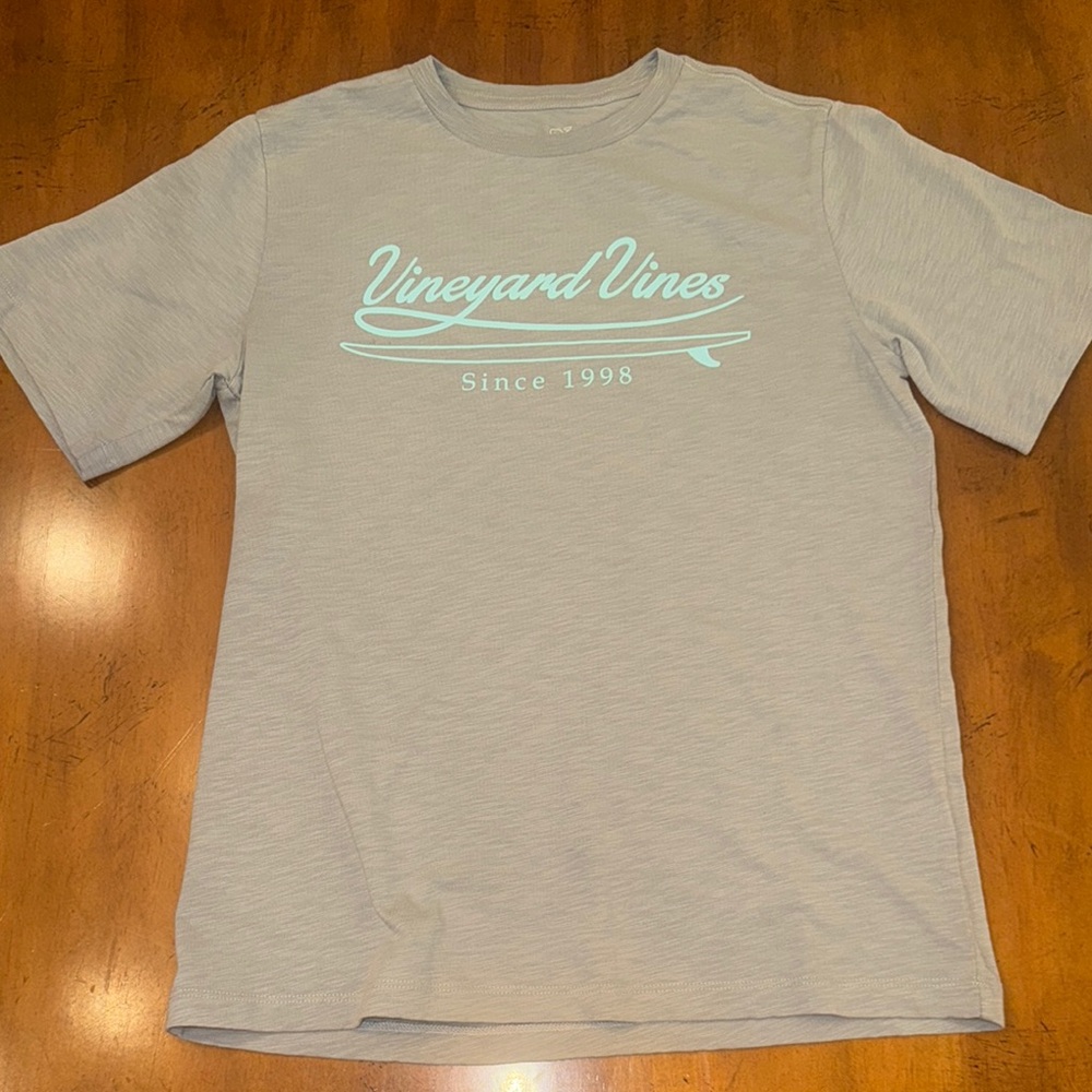 NWT Vineyard Vines Gray T-Shirt large